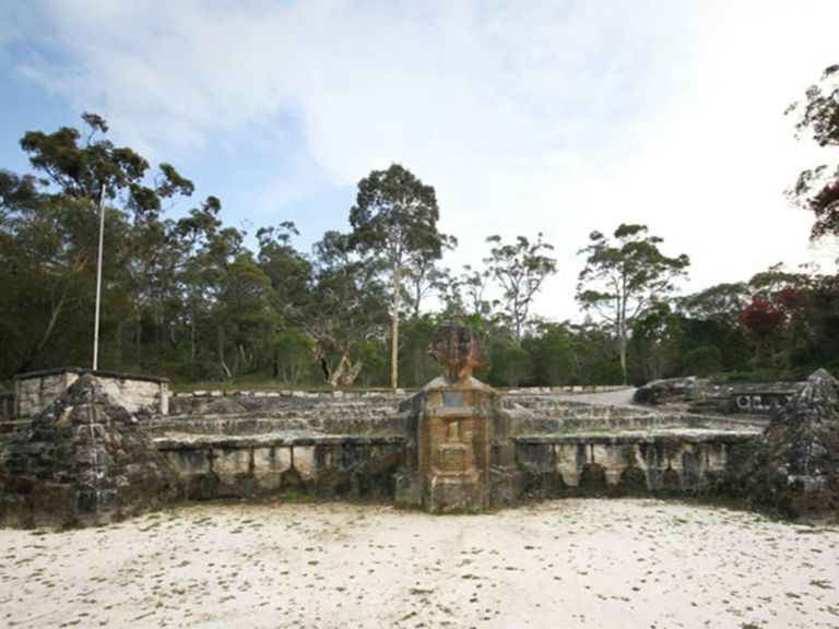 Sphinx Memorial, Ku-ring-gai Chase National Park. Photo: Andy Richards/NSW Government